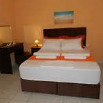 מלון דירות Green Villa 4*