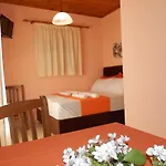 Green Villa מלון דירות Áyios Nikítas