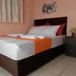 Green Villa מלון דירות 4*