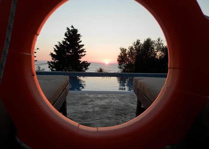 Green Villa 4*